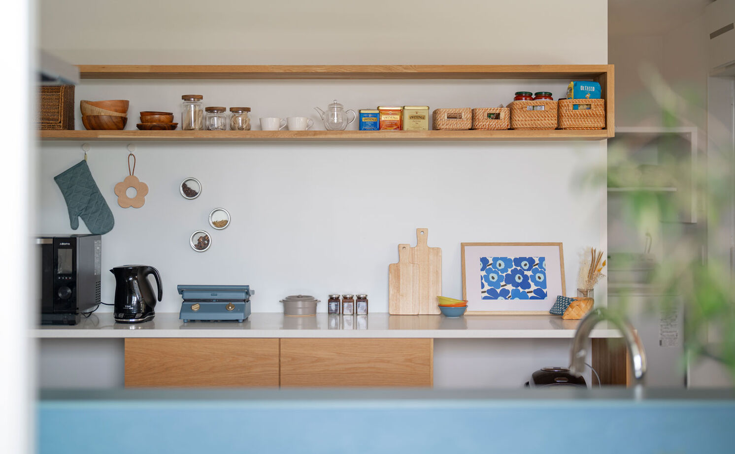 グランハウス 一級建築士事務所 【2000万円台/平屋/4LDK/間取り図】青の壁をすっと差した、北欧ナチュラルな平屋。まどろみのヌックも最高の建築実例画像12