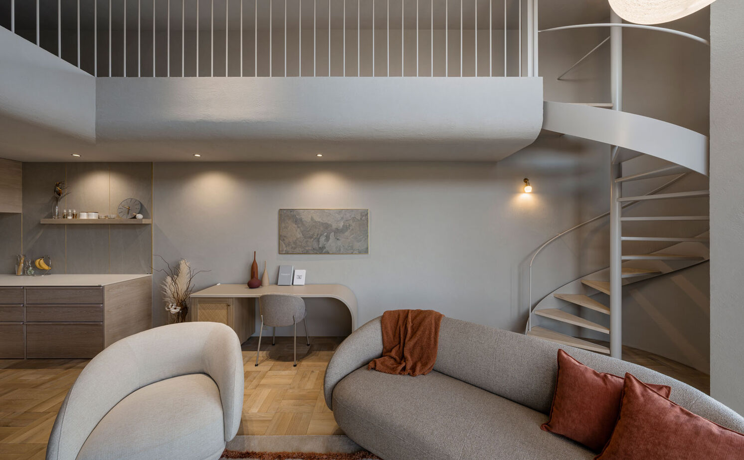 グランハウス 一級建築士事務所 【3000万円台/平屋/30坪台/間取り図】柔らかなRを描く天井やらせん階段。上品で美しい平屋に家事ラクを内包の建築実例画像5