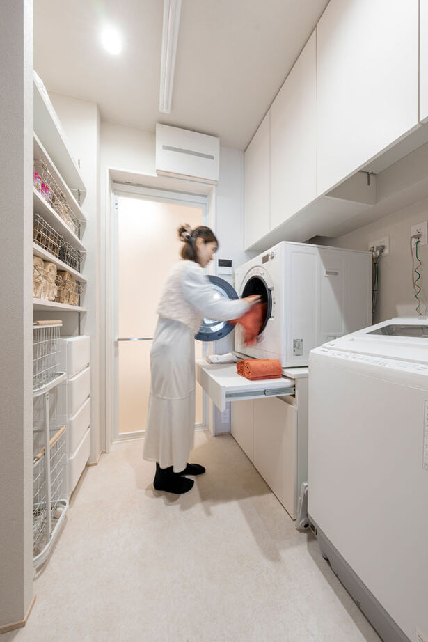 グランハウス 一級建築士事務所 【3000万円台/平屋/30坪台/間取り図】柔らかなRを描く天井やらせん階段。上品で美しい平屋に家事ラクを内包の建築実例画像17