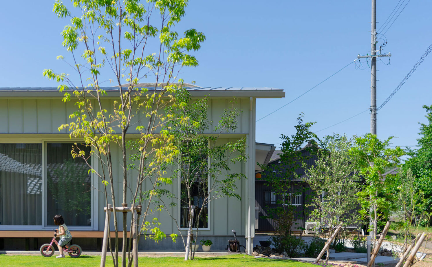 グランハウス 一級建築士事務所 【2000万円台/平屋/20坪台/間取り図】畳リビングのあるコの字の平屋。2つの庭で、室内に開放感＆季節感を！の建築実例画像3