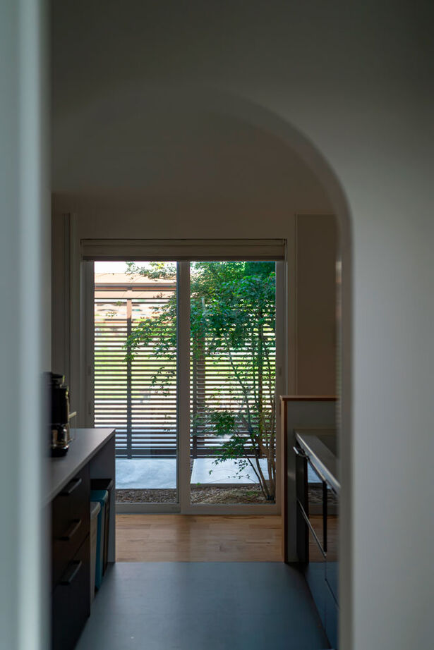 グランハウス 一級建築士事務所 【2000万円台/平屋/20坪台/間取り図】畳リビングのあるコの字の平屋。2つの庭で、室内に開放感＆季節感を！の建築実例画像6