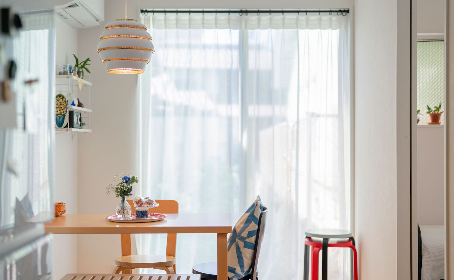 グランハウス 一級建築士事務所 【1000万円台/平屋/10坪台/間取り図】フィンランドに迷い込んだよう。北欧スタイルを楽しむ10坪の赤い平屋の建築実例画像7