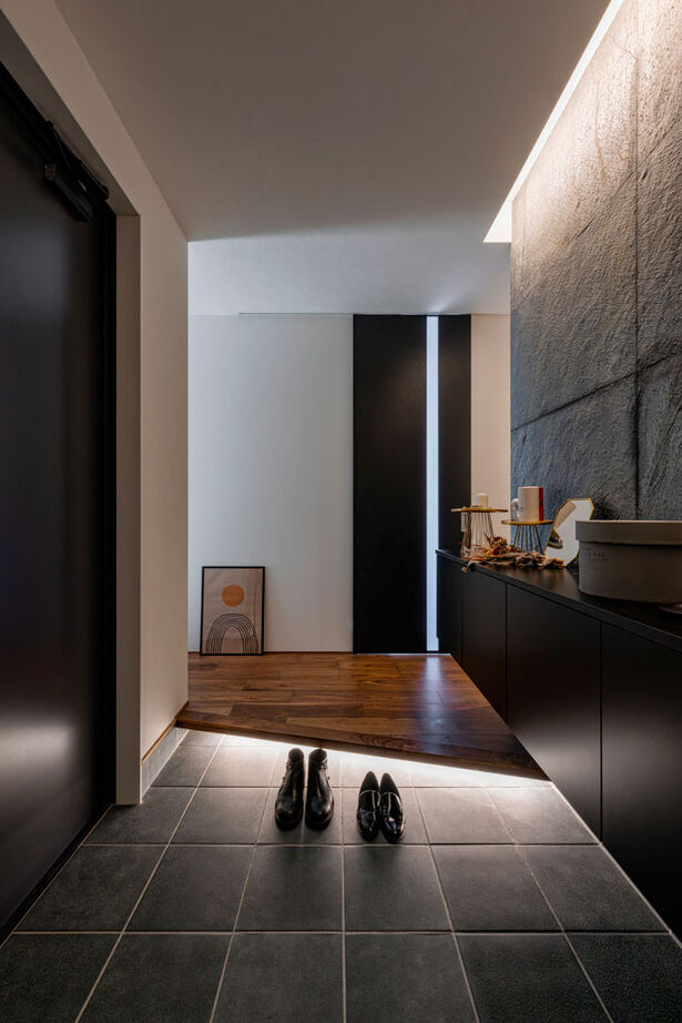 グランハウス 一級建築士事務所 【2000万円台/平屋/30坪台/間取り図】変形地を魅力に変えた、5LDKの平屋。曲線を描く石壁にゲストも驚く！の建築実例画像5