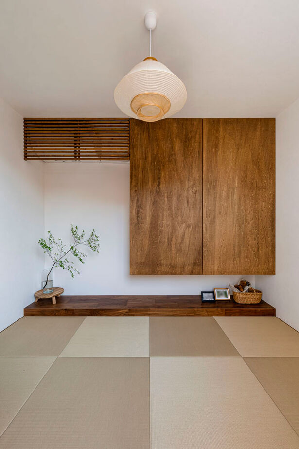 グランハウス 一級建築士事務所 【2000万円台/平屋/30坪台/間取り図】変形地を魅力に変えた、5LDKの平屋。曲線を描く石壁にゲストも驚く！の建築実例画像8