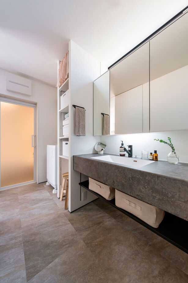 グランハウス 一級建築士事務所 【2000万円台/平屋/30坪台/間取り図】変形地を魅力に変えた、5LDKの平屋。曲線を描く石壁にゲストも驚く！の建築実例画像9