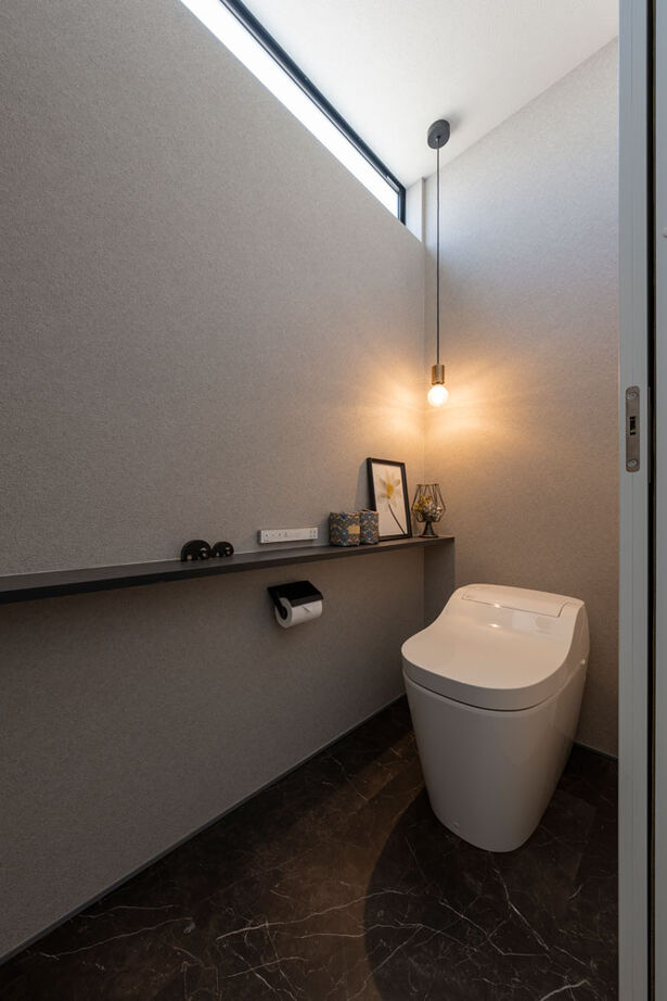 グランハウス 一級建築士事務所 【2000万円台/平屋/30坪台/間取り図】変形地を魅力に変えた、5LDKの平屋。曲線を描く石壁にゲストも驚く！の建築実例画像12