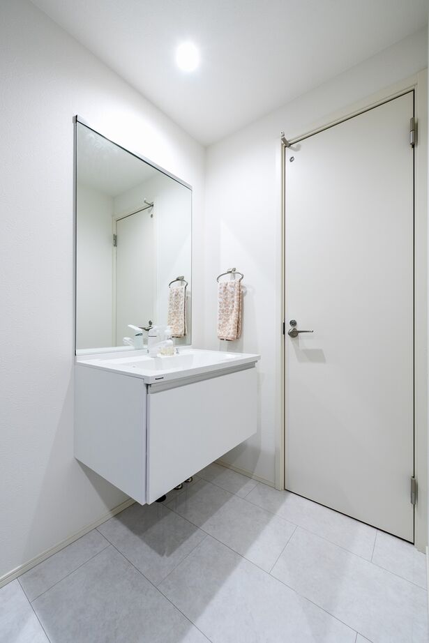 MD studio. 建築士とつくる家 【狭小地/3階建て/間取り図/ガレージ】21坪でも3階LDK+高天井+ルーフバルコニーで、仲間と集う開放感を実現の建築実例画像7