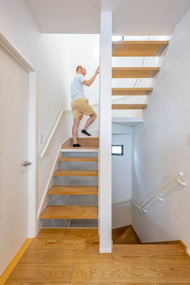 MD studio. 建築士とつくる家 【2階リビング/間取り図/変形地】高台の眺望を活かす窓とルーフバルコニーで、富士山と趣味を楽しむ暮らしの建築実例画像6