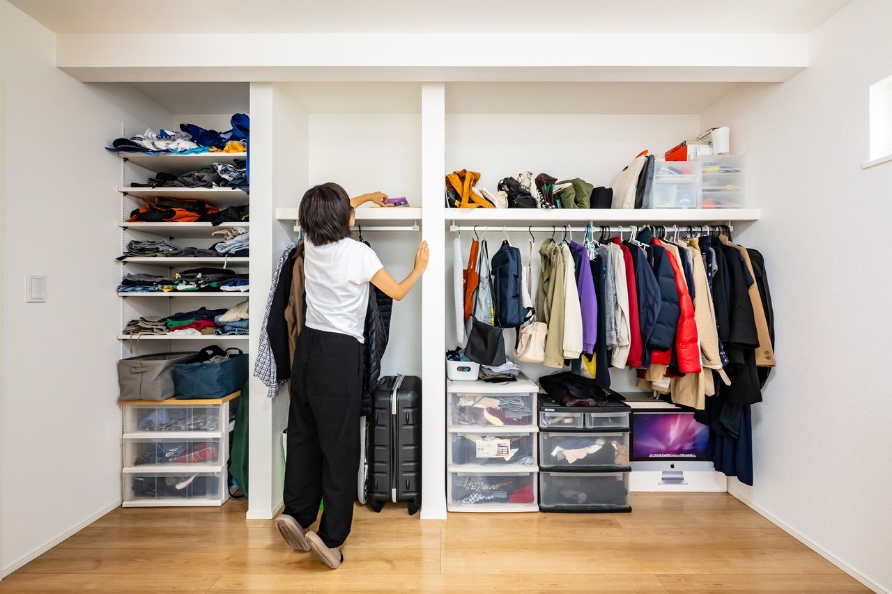 MD studio. 建築士とつくる家 【2階リビング/間取り図/変形地】高台の眺望を活かす窓とルーフバルコニーで、富士山と趣味を楽しむ暮らしの建築実例画像8