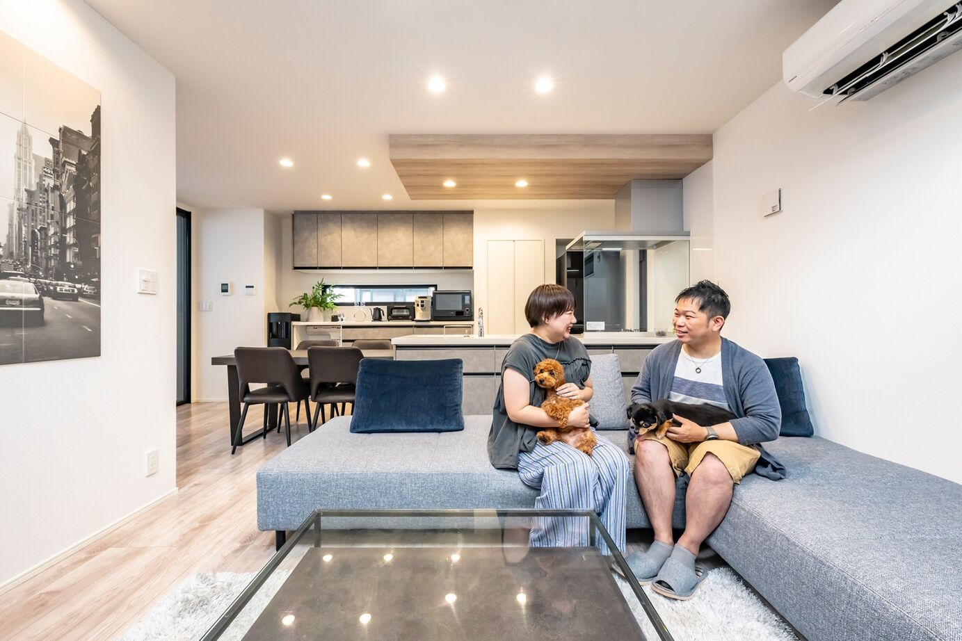 MD studio. 建築士とつくる家 【ペット/23坪/間取り図/狭小地】玄関兼用の広々土間と吹抜け設計が、愛犬と開放的に暮らす毎日を実現の建築実例画像4