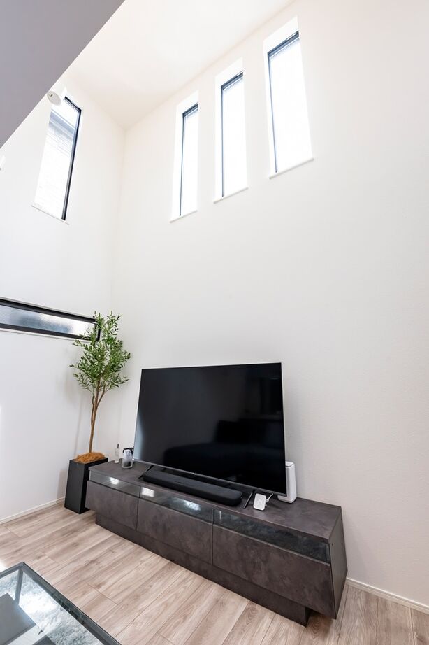 MD studio. 建築士とつくる家 【ペット/23坪/間取り図/狭小地】玄関兼用の広々土間と吹抜け設計が、愛犬と開放的に暮らす毎日を実現の建築実例画像6