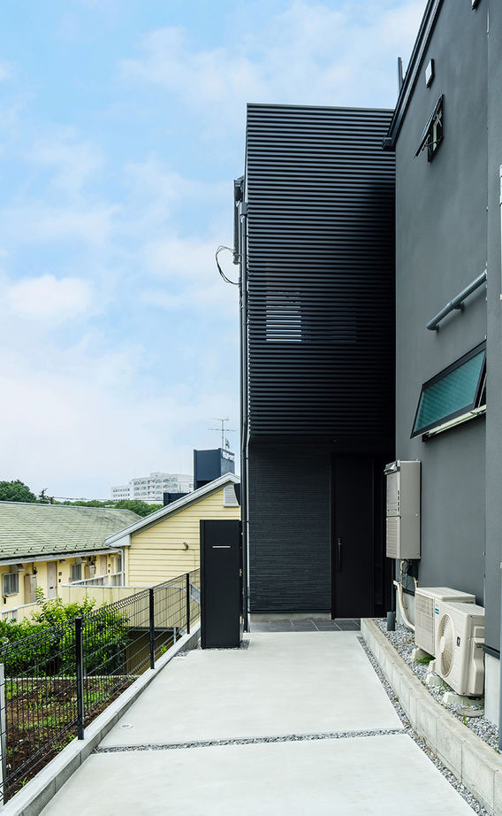 MD studio. 建築士とつくる家 【27坪/旗竿地/2階リビング/間取り図】高台の眺望を取り込む吹抜け窓と、家事ラクな回遊動線で快適な暮らしの建築実例画像4