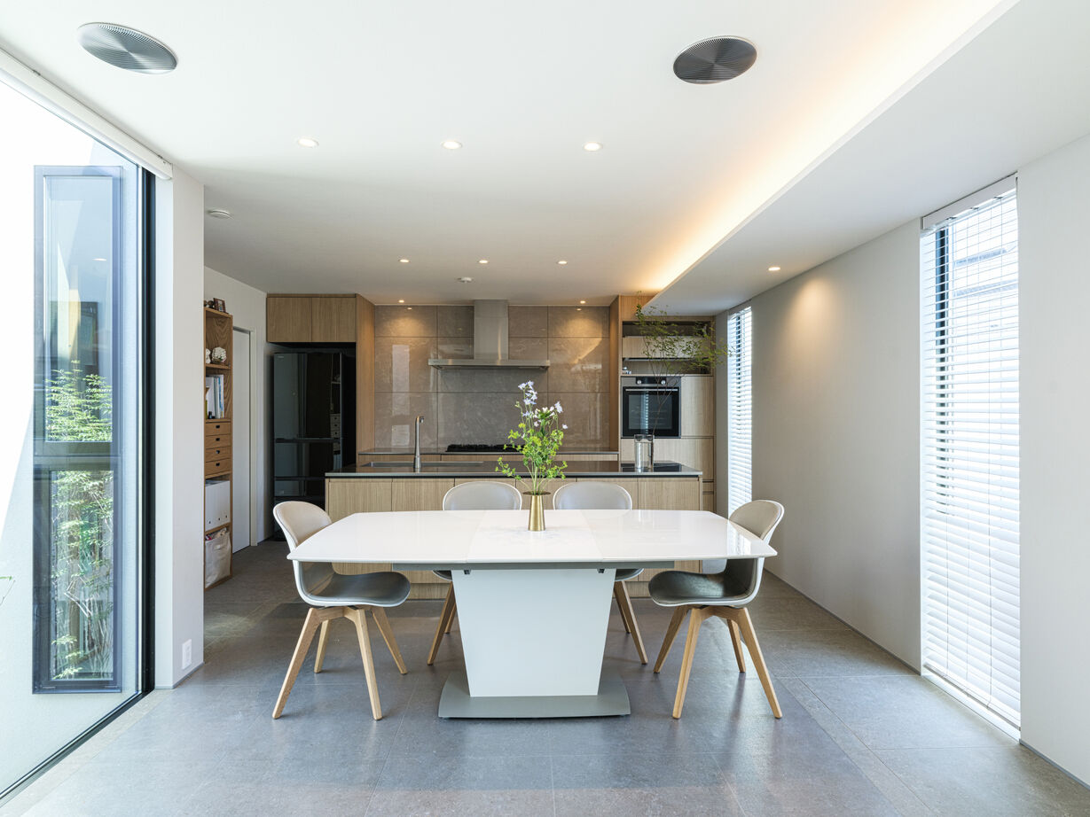 MD studio. 建築士とつくる家 【二世帯住宅/中庭/回遊動線】日常に光と緑がやさしく満ちる住まいの建築実例画像5