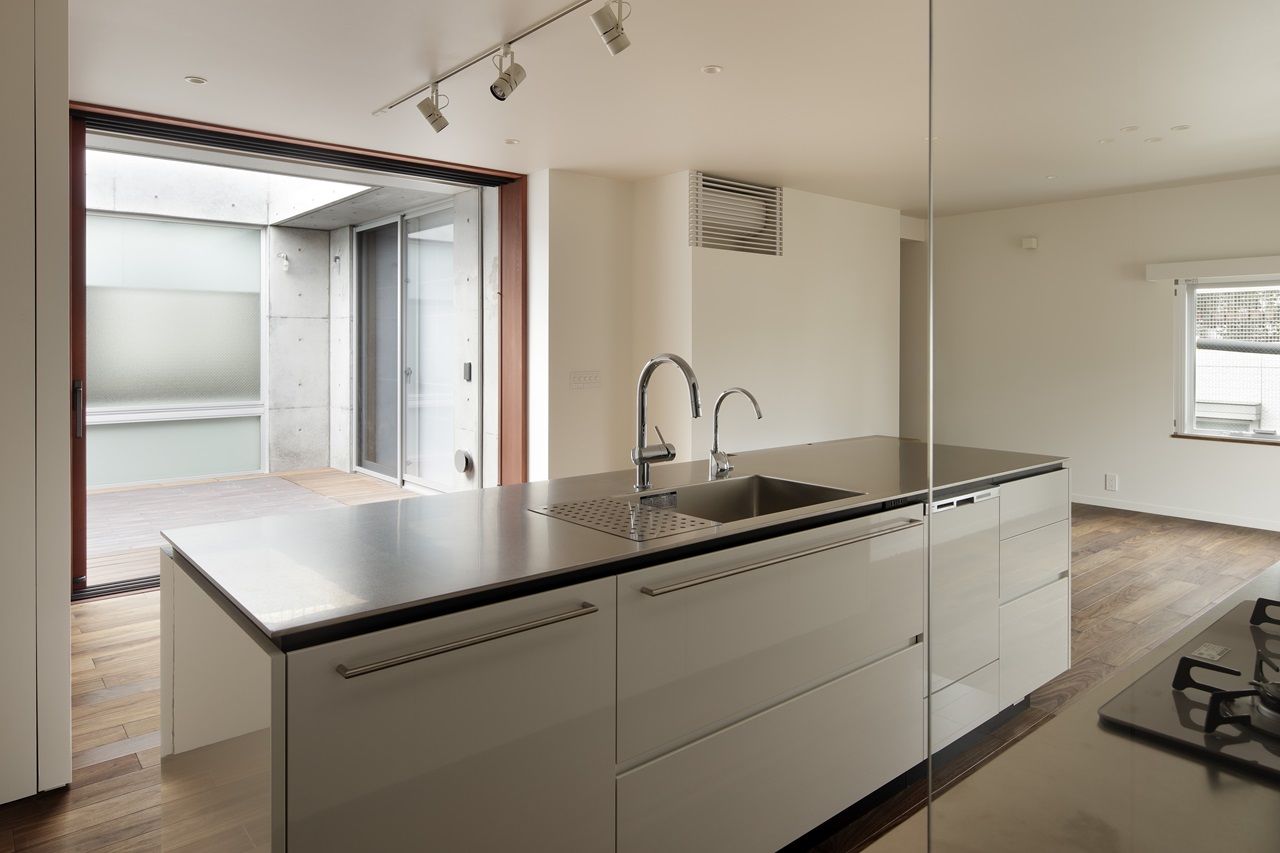 フルキスペースデザイン 【賃貸併用住宅/二世帯】上質で洗練された外観と、中庭とつながる広々とした大空間が魅力の住まいの建築実例画像3