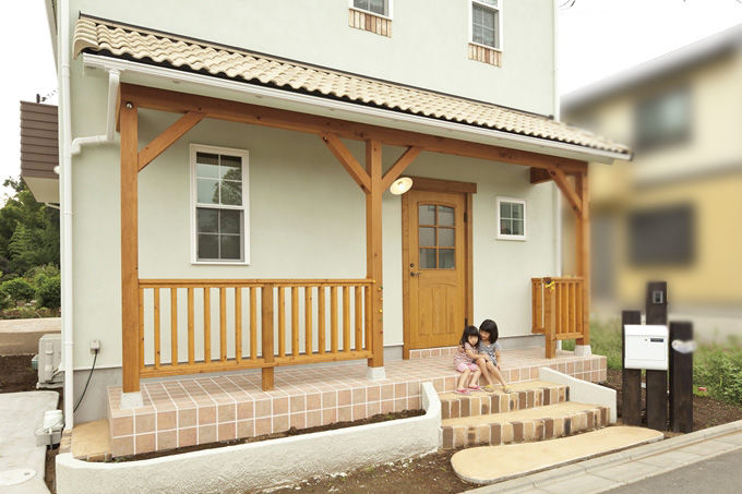  デザインハウス・エフ 【間取り有/1000万円台】《カバードポーチ/吹き抜けのある住まい》南欧テイストのかわいいお家の建築実例画像2