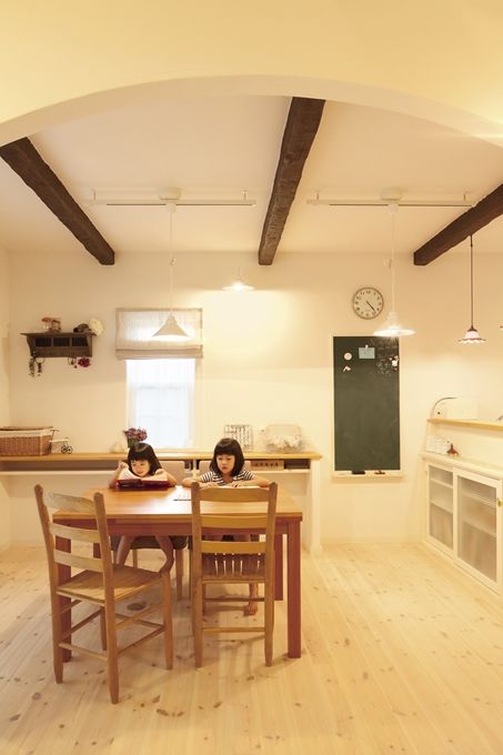  デザインハウス・エフ 【間取り有/1000万円台】《カバードポーチ/吹き抜けのある住まい》南欧テイストのかわいいお家の建築実例画像4