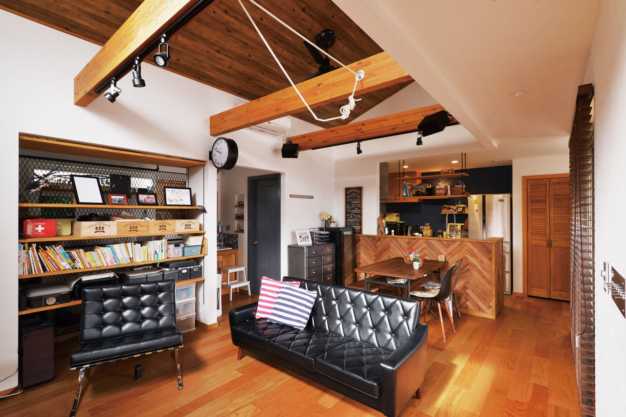  デザインハウス・エフ 【間取り有】インダストリアル感がかっこいい！ブルックリンカフェ風リビングには吹き抜けとロフトも！の建築実例画像2