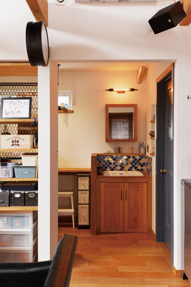  デザインハウス・エフ 【間取り有】インダストリアル感がかっこいい！ブルックリンカフェ風リビングには吹き抜けとロフトも！の建築実例画像5