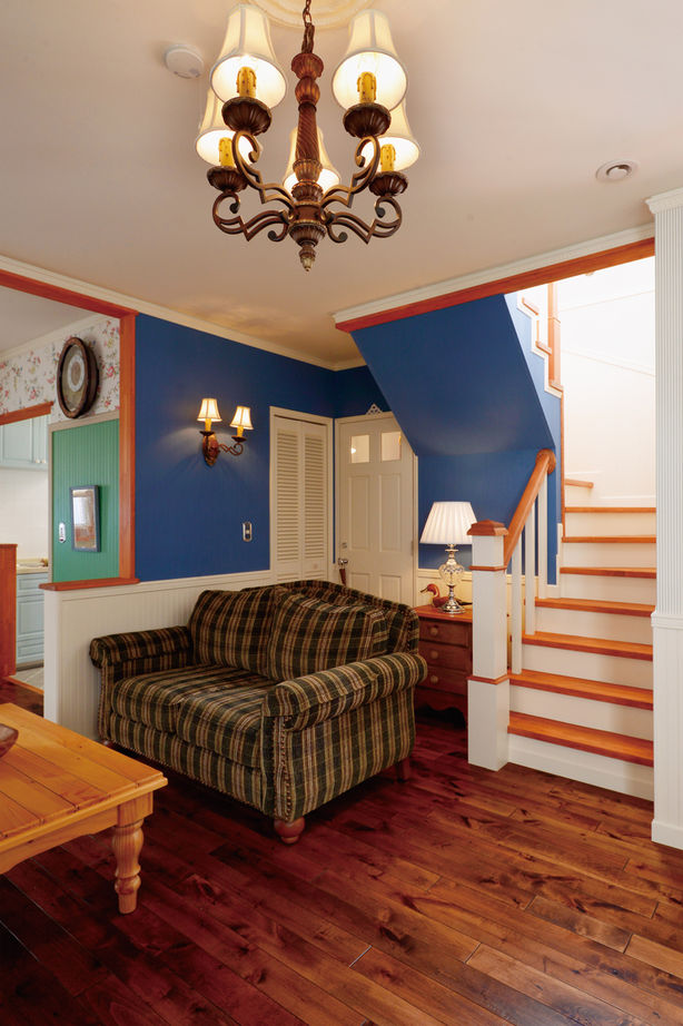  デザインハウス・エフ 【2000～2499万円・間取りあり】コロニアル様式の3階建てを21坪の狭小地にこだわりのオーダーメイドでの建築実例画像4