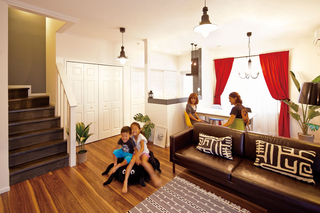  デザインハウス・エフ 【1500～1999万円・間取りあり】アメリカ映画のワンシーンみたい！風が気持ちいいカバードポーチのある家の建築実例画像2