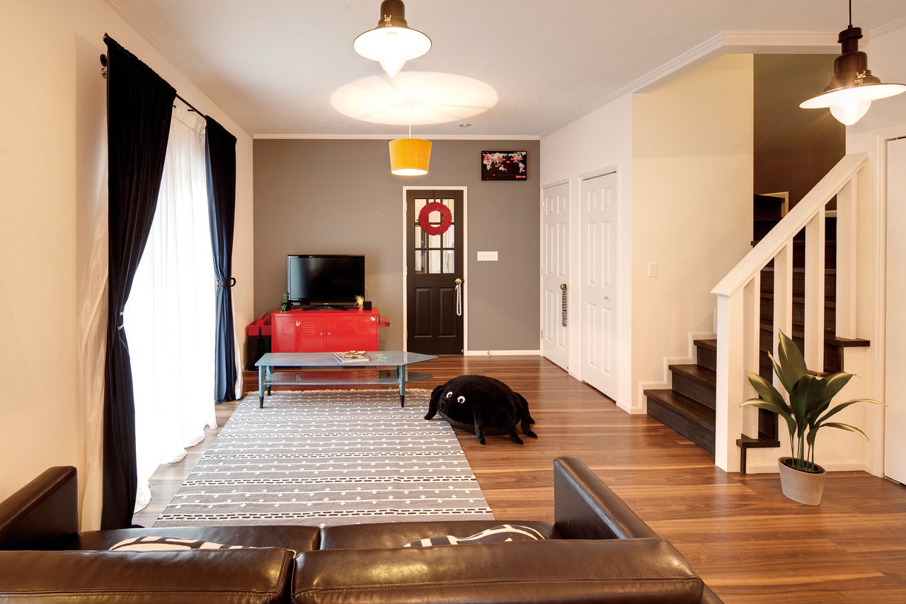  デザインハウス・エフ 【1500～1999万円・間取りあり】アメリカ映画のワンシーンみたい！風が気持ちいいカバードポーチのある家の建築実例画像3