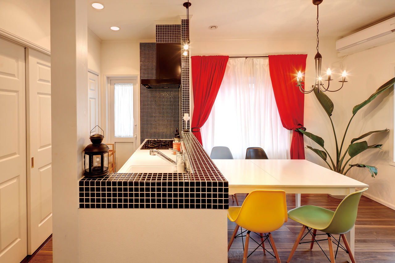  デザインハウス・エフ 【1500～1999万円・間取りあり】アメリカ映画のワンシーンみたい！風が気持ちいいカバードポーチのある家の建築実例画像4