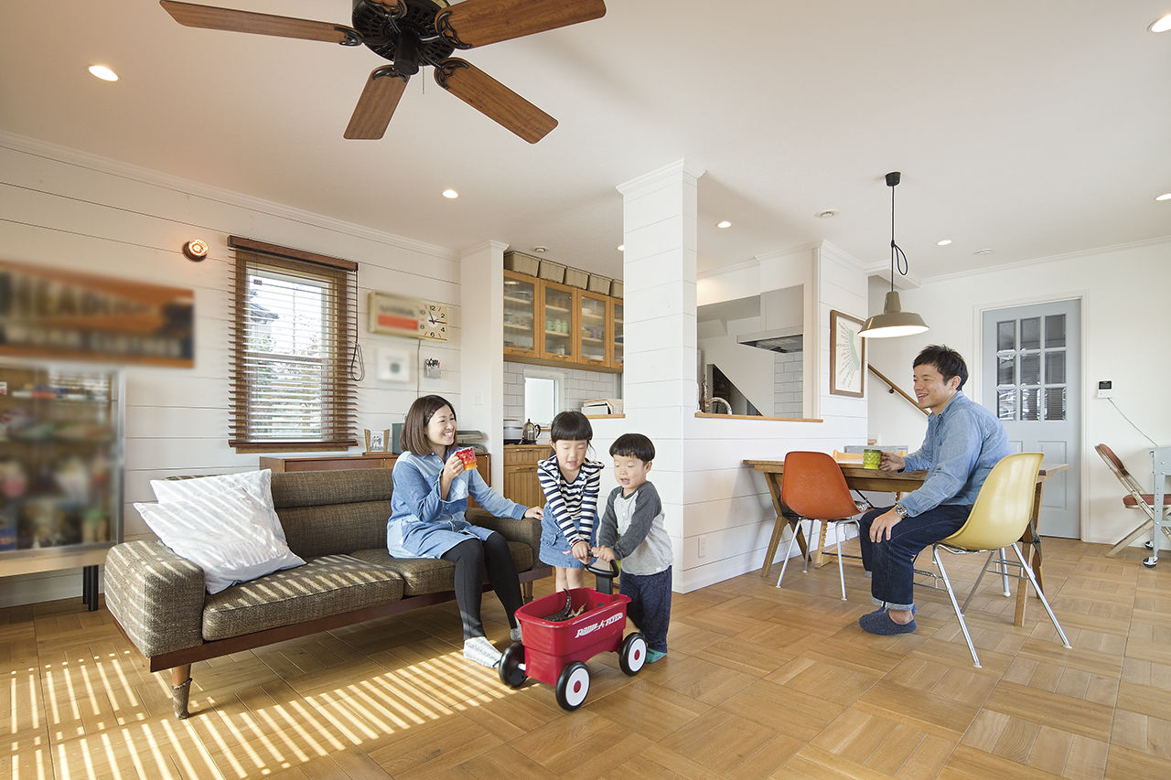  デザインハウス・エフ 【1500万～1999万円・間取りあり】無垢床にこだわり憧れを詰め込んだ、シンプルなアメリカンハウスを実現の建築実例画像2