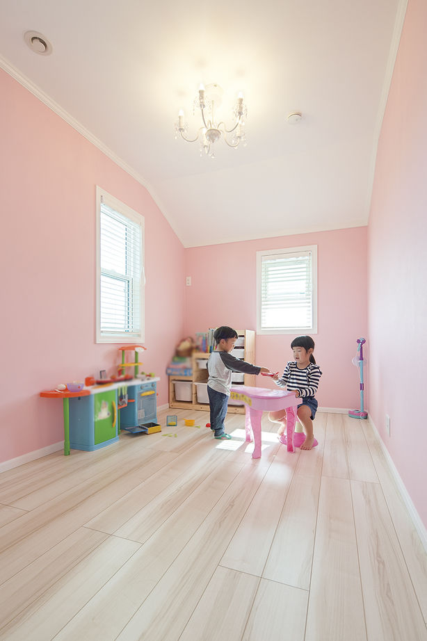  デザインハウス・エフ 【1500万～1999万円・間取りあり】無垢床にこだわり憧れを詰め込んだ、シンプルなアメリカンハウスを実現の建築実例画像7