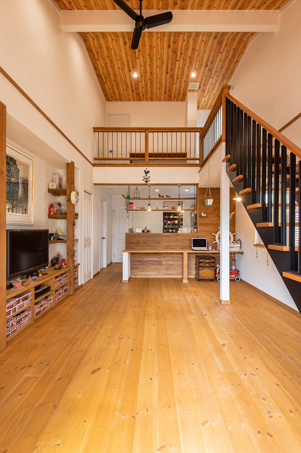  デザインハウス・エフ 【1000万円台/20坪台/間取り図】片流れ屋根に吹き抜けのLDK。平屋のようなアメリカン・アウトドアハウスの建築実例画像2