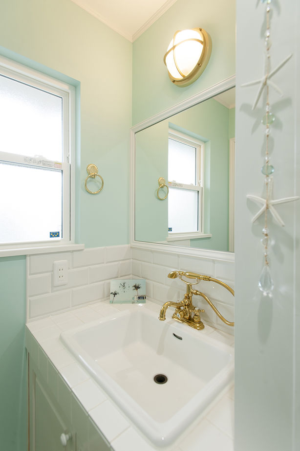  デザインハウス・エフ 【2000万円台/間取り図/店舗併用/二世帯住宅】ラップサイディング カバードポーチが映えるアメリカンハウスの建築実例画像8