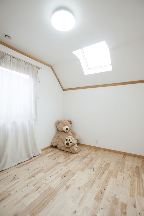  デザインハウス・エフ 【1500万～1999万円・間取りあり】三角屋根がお洒落な北欧スタイルの外観と、開放的なLDKを実現の建築実例画像7