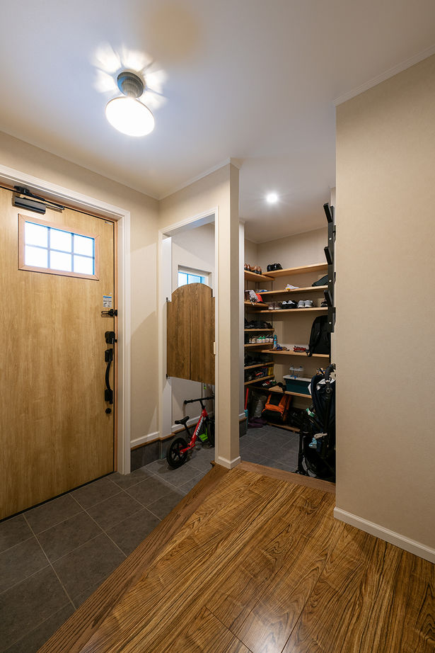  デザインハウス・エフ 【2000万円台/40坪台/ガレージ/間取り図】昔観た映画のような、ビルトインガレージ付きアメリカンハウスの建築実例画像10