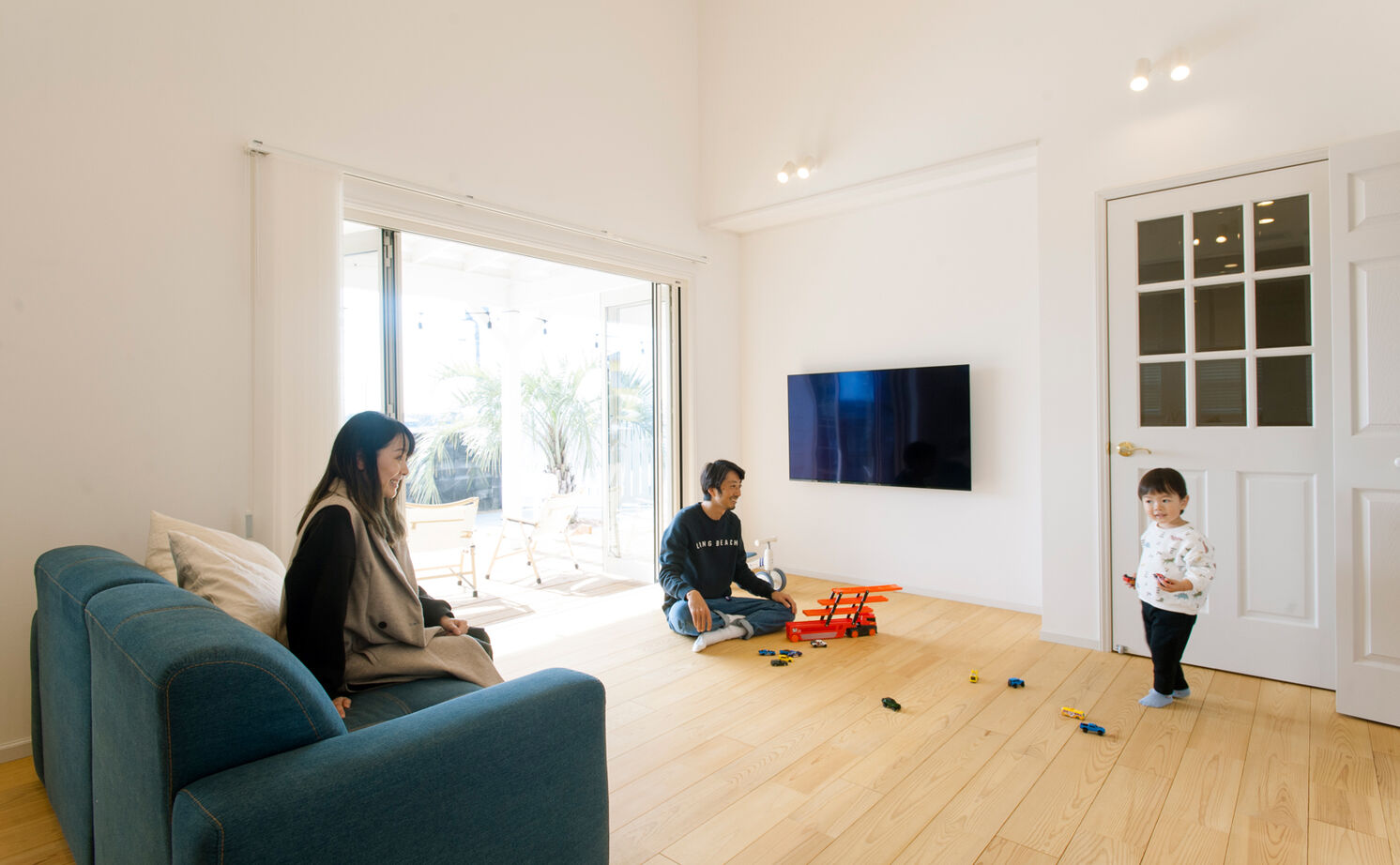  デザインハウス・エフ 【1000万円台/33坪台/カバードポーチ】白が映えるシンプルな格好よさ。平屋のサーファーズハウスの建築実例画像5