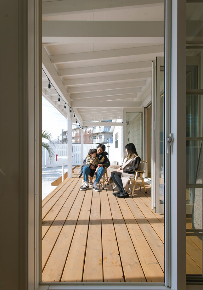  デザインハウス・エフ 【1000万円台/33坪台/カバードポーチ】白が映えるシンプルな格好よさ。平屋のサーファーズハウスの建築実例画像10