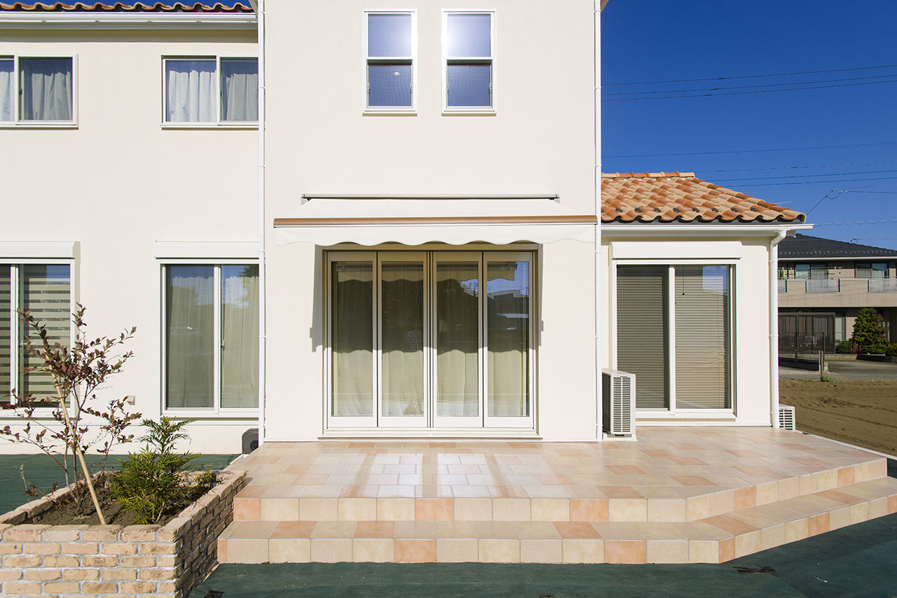  デザインハウス・エフ 【2000万円台/42坪台/吹き抜け/無垢材】可愛らしい造作と開放的な空間を叶えたプロヴァンススタイルの建築実例画像2