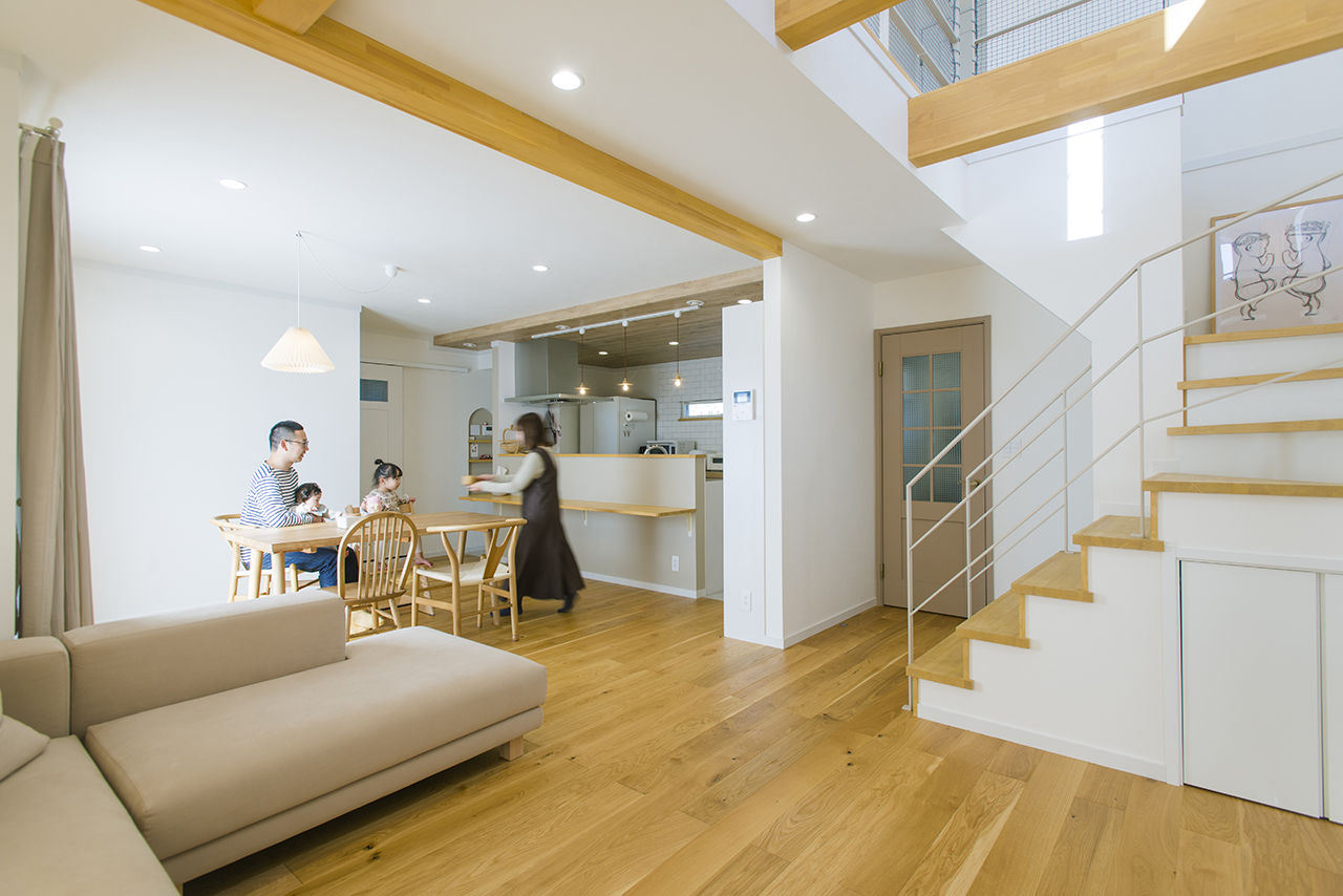 デザインハウス・エフ 【2000万円台/42坪台/吹き抜け/無垢材】可愛らしい造作と開放的な空間を叶えたプロヴァンススタイルの建築実例画像3