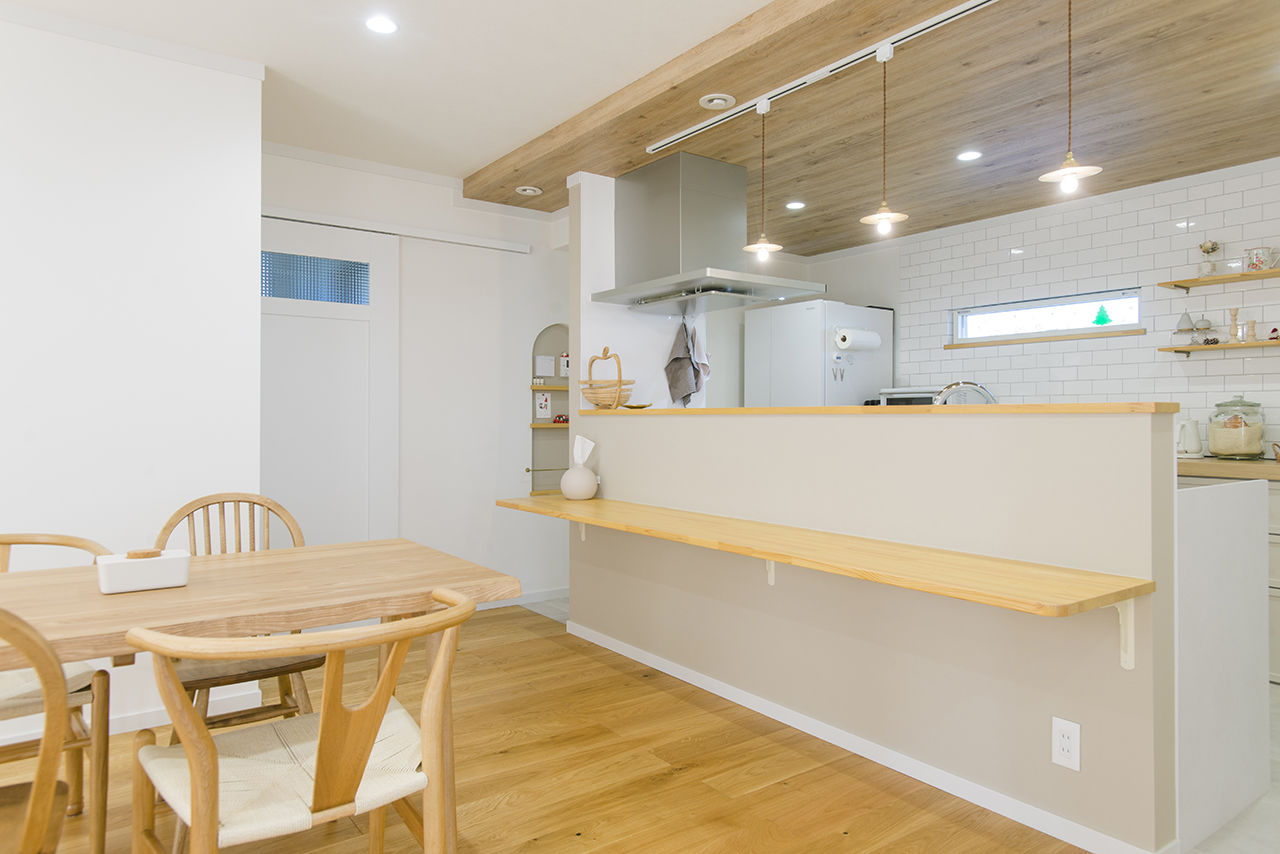  デザインハウス・エフ 【2000万円台/42坪台/吹き抜け/無垢材】可愛らしい造作と開放的な空間を叶えたプロヴァンススタイルの建築実例画像5