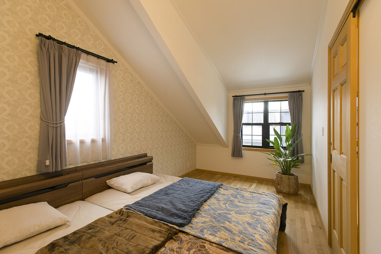  デザインハウス・エフ 【2000万円台/41坪台/無垢材/造作家具/間取り図有】白が映えるシンプルでお洒落なアメリカンスタイルの建築実例画像7