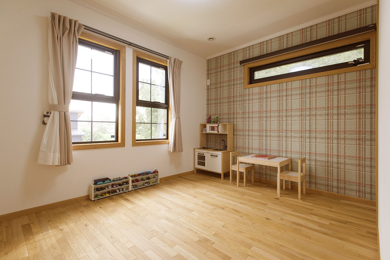  デザインハウス・エフ 【2000万円台/41坪台/無垢材/造作家具/間取り図有】白が映えるシンプルでお洒落なアメリカンスタイルの建築実例画像8