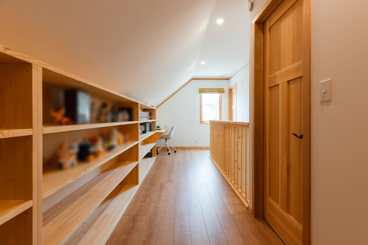  デザインハウス・エフ 【2000万円台/42坪/大屋根】洗練の外観・無垢材・スムーズな家事動線、愛犬と暮らす北欧スタイルの家の建築実例画像6