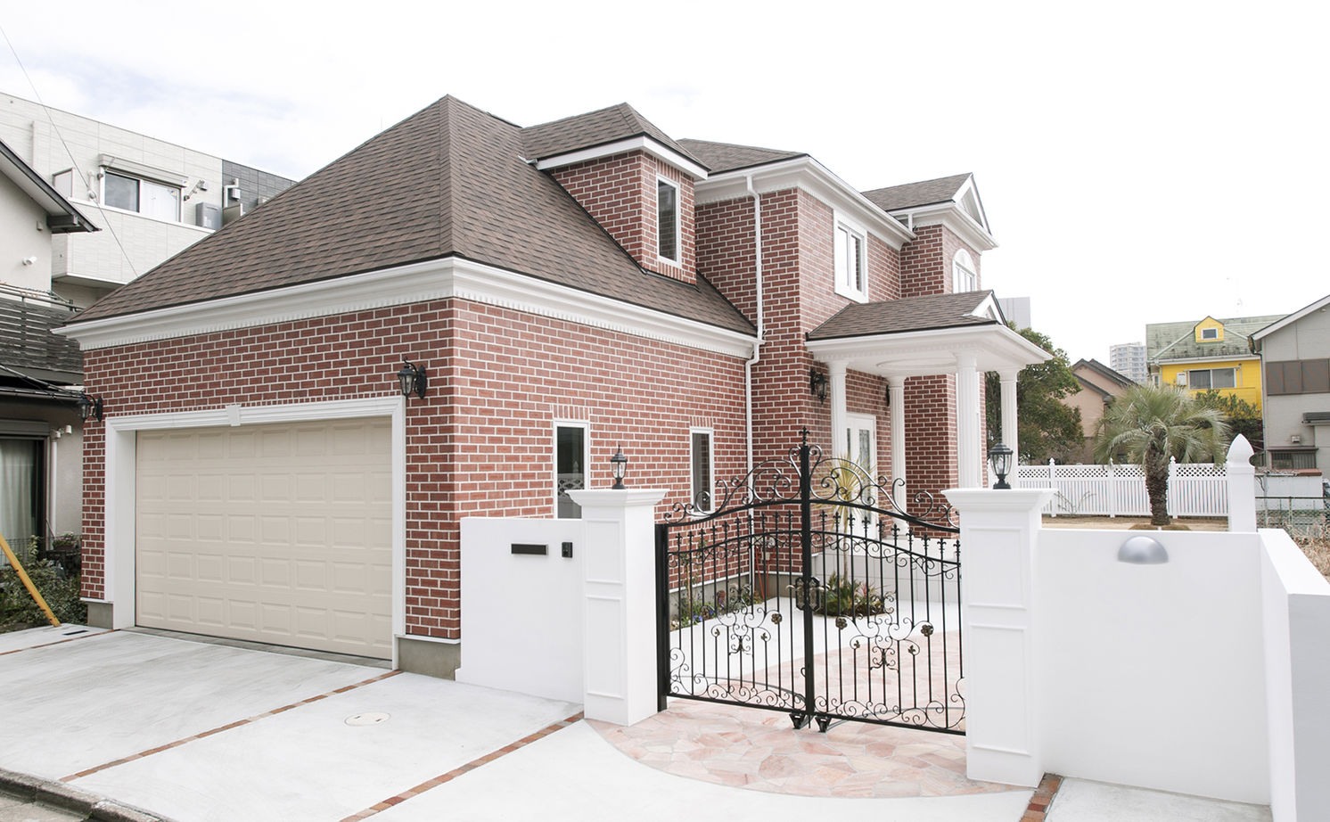 古川工務店 【5500万～5999万円・間取りあり】サーキュラー階段にコンサバトリー。エレガントな本格派輸入住宅を実現の建築実例画像