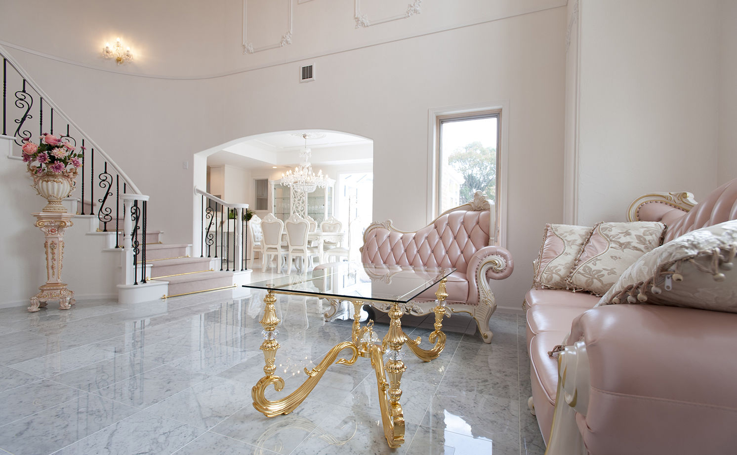 古川工務店 【5500万～5999万円・間取りあり】サーキュラー階段にコンサバトリー。エレガントな本格派輸入住宅を実現の建築実例画像7