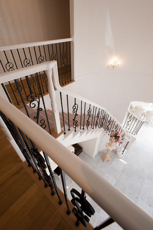 古川工務店 【5500万～5999万円・間取りあり】サーキュラー階段にコンサバトリー。エレガントな本格派輸入住宅を実現の建築実例画像13