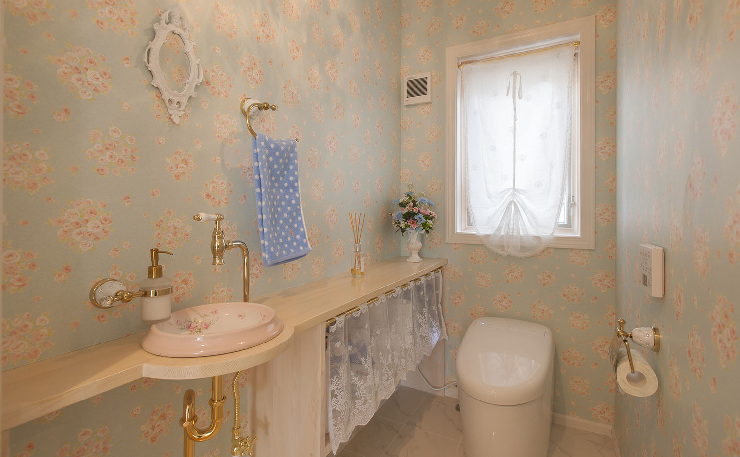 古川工務店 【5500万～5999万円・間取りあり】サーキュラー階段にコンサバトリー。エレガントな本格派輸入住宅を実現の建築実例画像16