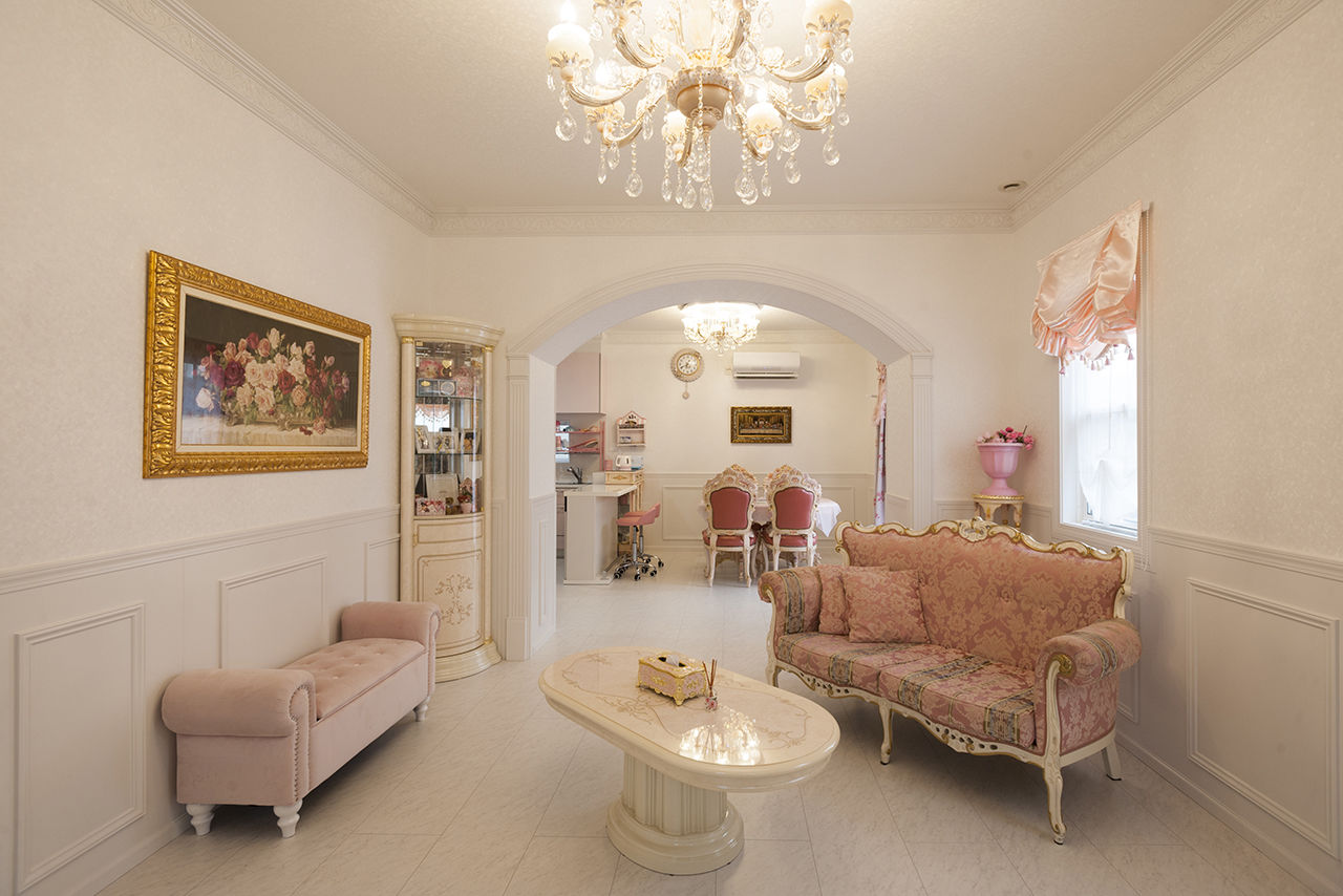 古川工務店 【2500万～2999万円/間取り図/サーキュラー階段/ガレージ】妻の想いが詰まった宮殿のような輸入住宅の建築実例画像2