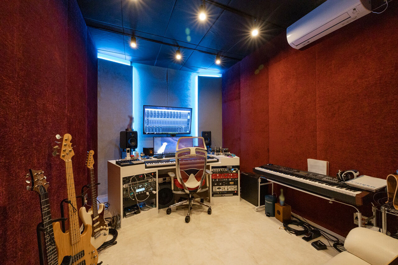 アゼリアホーム｜賃貸併用・設計・管理 【川崎市/変形地/防音室】本格的なスタジオを備えた、ホテルライクな住まいの建築実例画像2