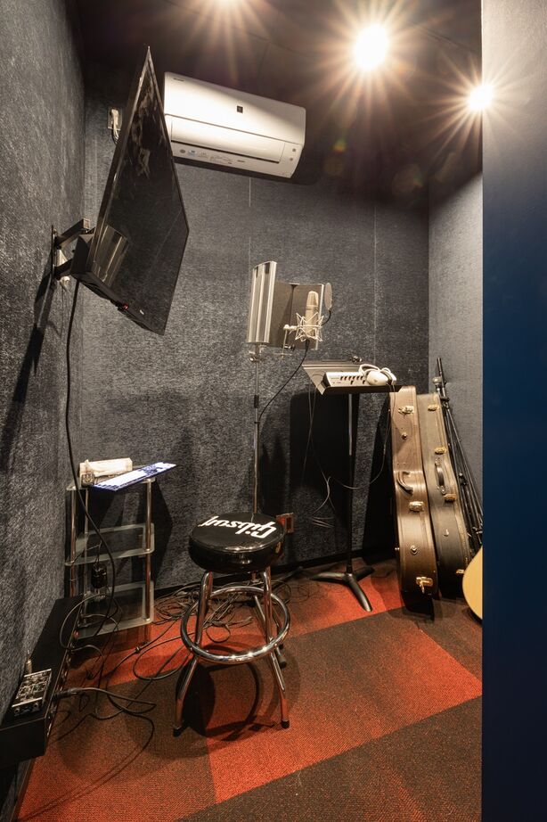 アゼリアホーム｜賃貸併用・設計・管理 【川崎市/変形地/防音室】本格的なスタジオを備えた、ホテルライクな住まいの建築実例画像3