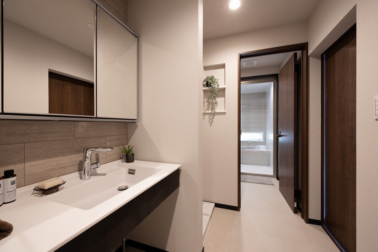 アゼリアホーム｜賃貸併用・設計・管理 【三鷹市/変形地】インナーバルコニーで富士山を眺めながらリラックスできる住まいの建築実例画像9