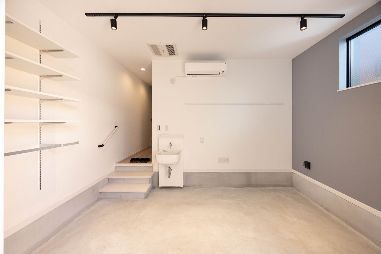 アゼリアホーム｜賃貸併用・設計・管理 【川崎市/賃貸併用住宅】大きな土間で愛車をメンテナンスできるバイクガレージハウスの建築実例画像3