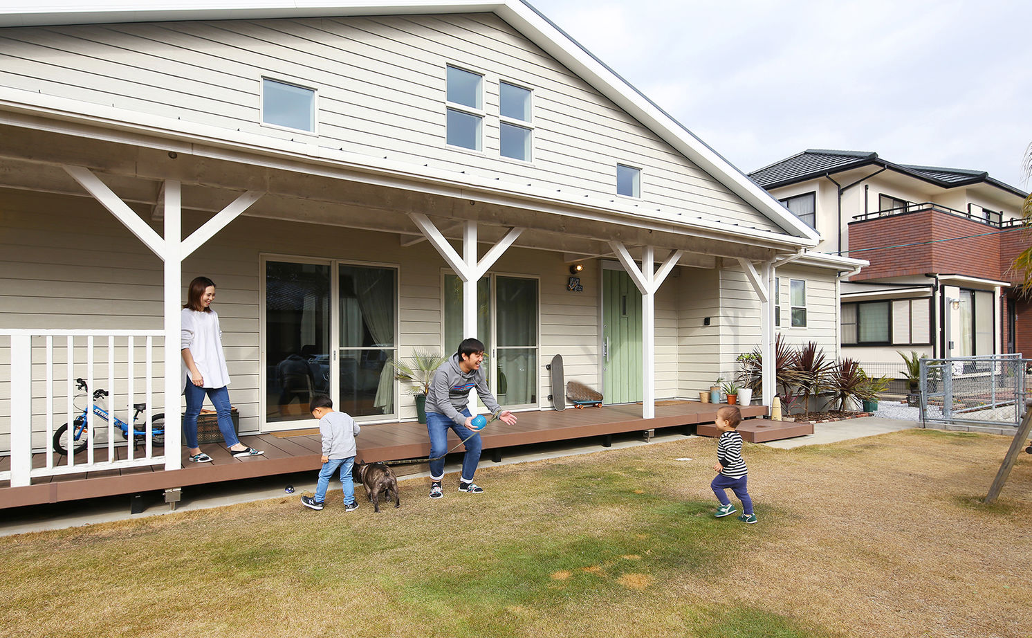 悠悠ホーム 【2500万円～2999万円で建てた家】爽やかな風が吹き抜ける平屋サーファーズハウス。外断熱工法で広い空間の建築実例画像2